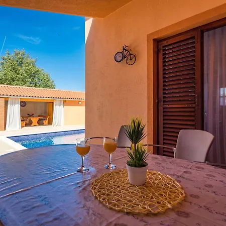 Ferienvilla Ena By Interhome בית נופש