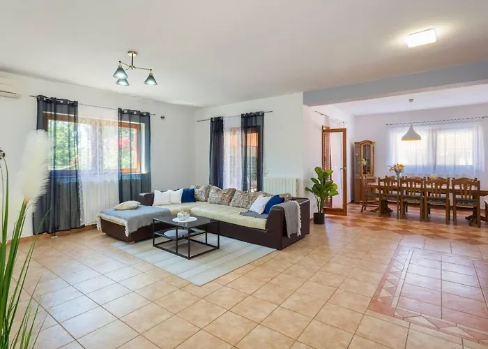 Ferienvilla Ena By Interhome * Pula