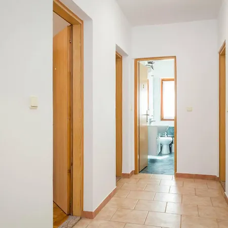 Semesterbostad Ferienvilla Ena By Interhome *