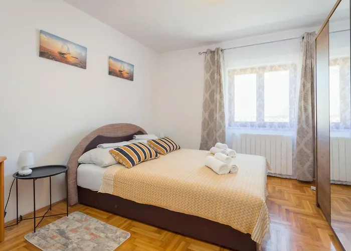 Ferienvilla Ena By Interhome * Pula