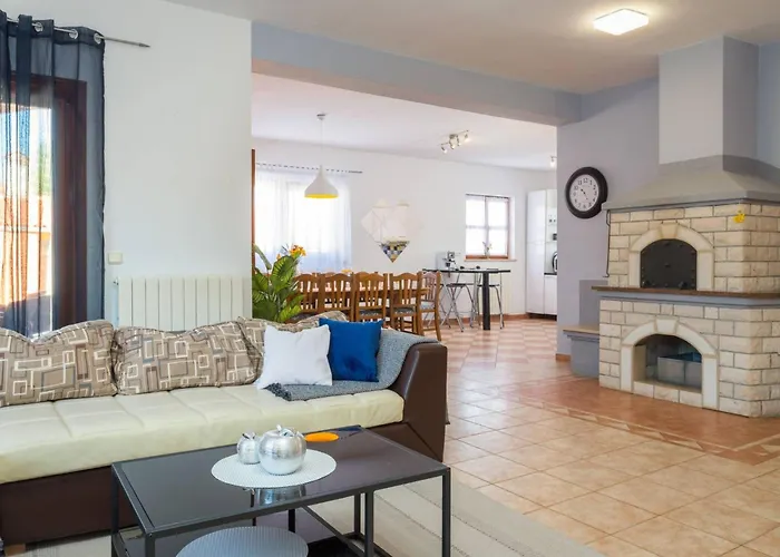 Ferienhaus Ferienvilla Ena By Interhome *